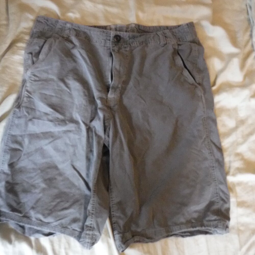 Converse One Star Mens Grey Corduroy Size 36 Shorts
